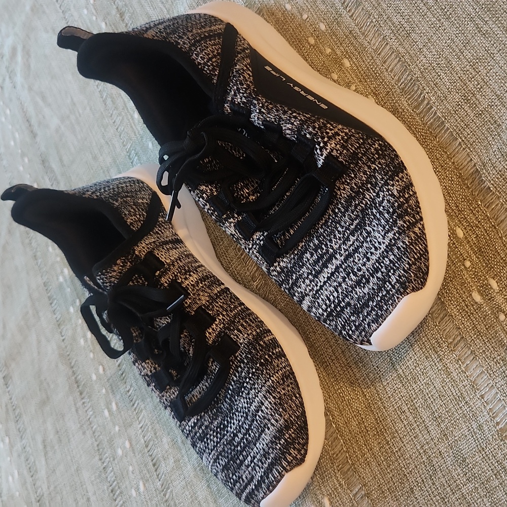 Aleander Black and White Knit Sneakers, 7